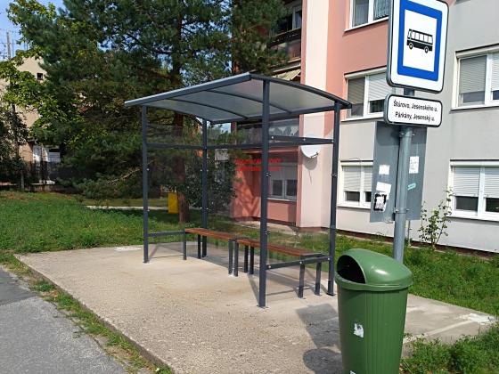 Buszváró Jesenského - zmenšené.jpg Buszváró Jesenského - zmenšené.jpg